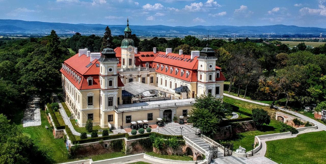 לינה וארוחת בוקר Theresia Chateau - Bernolákovo מראה חיצוני תמונה