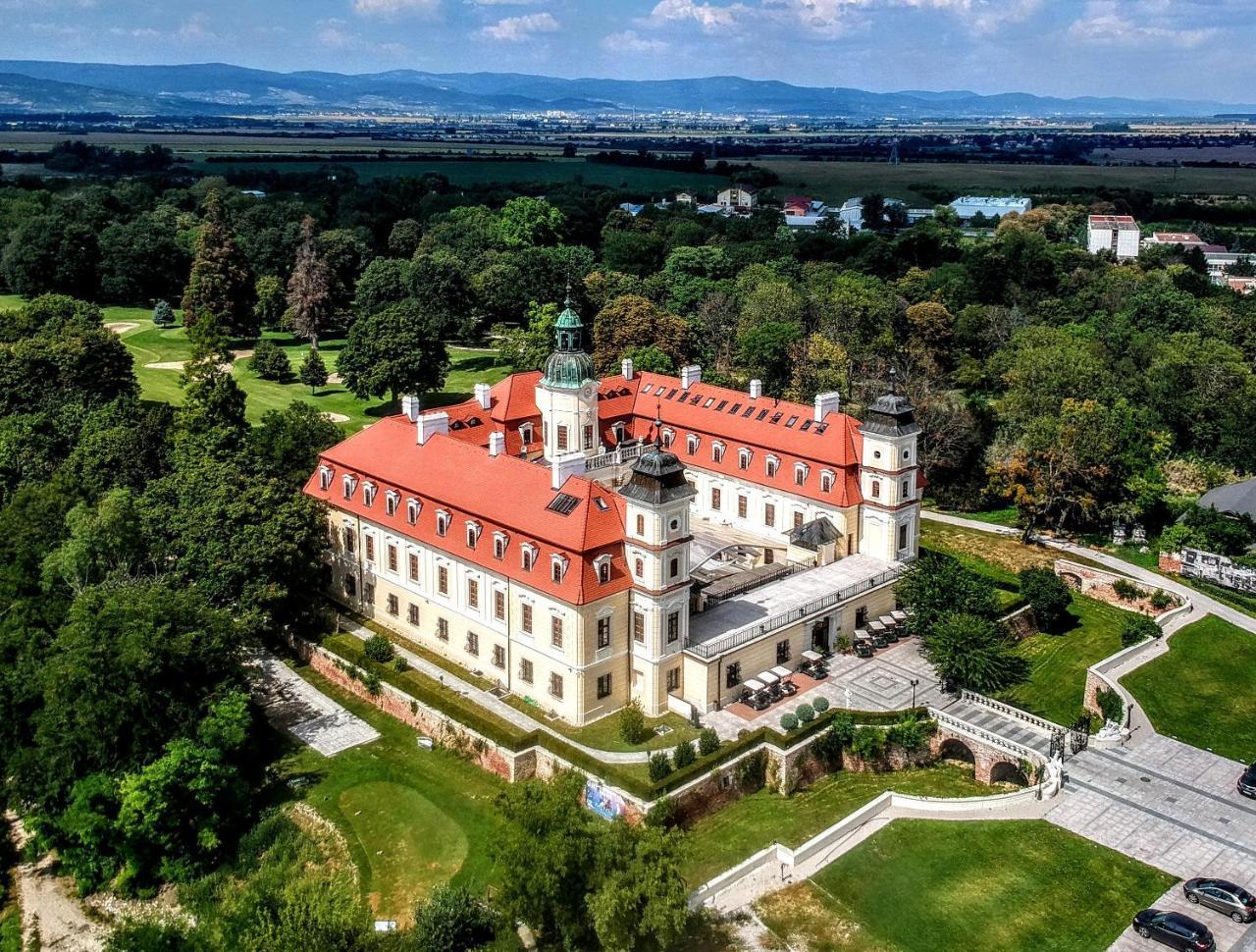 לינה וארוחת בוקר Theresia Chateau - Bernolákovo מראה חיצוני תמונה